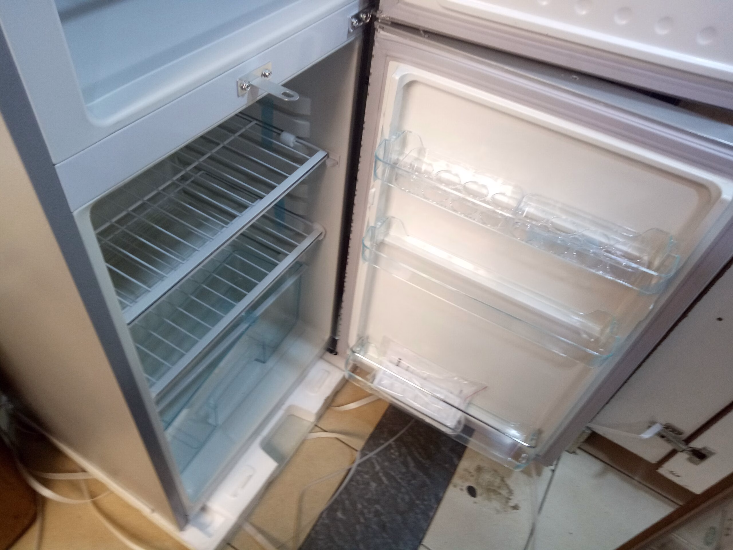 Premier 180L Double Door Refrigerator - Image 5