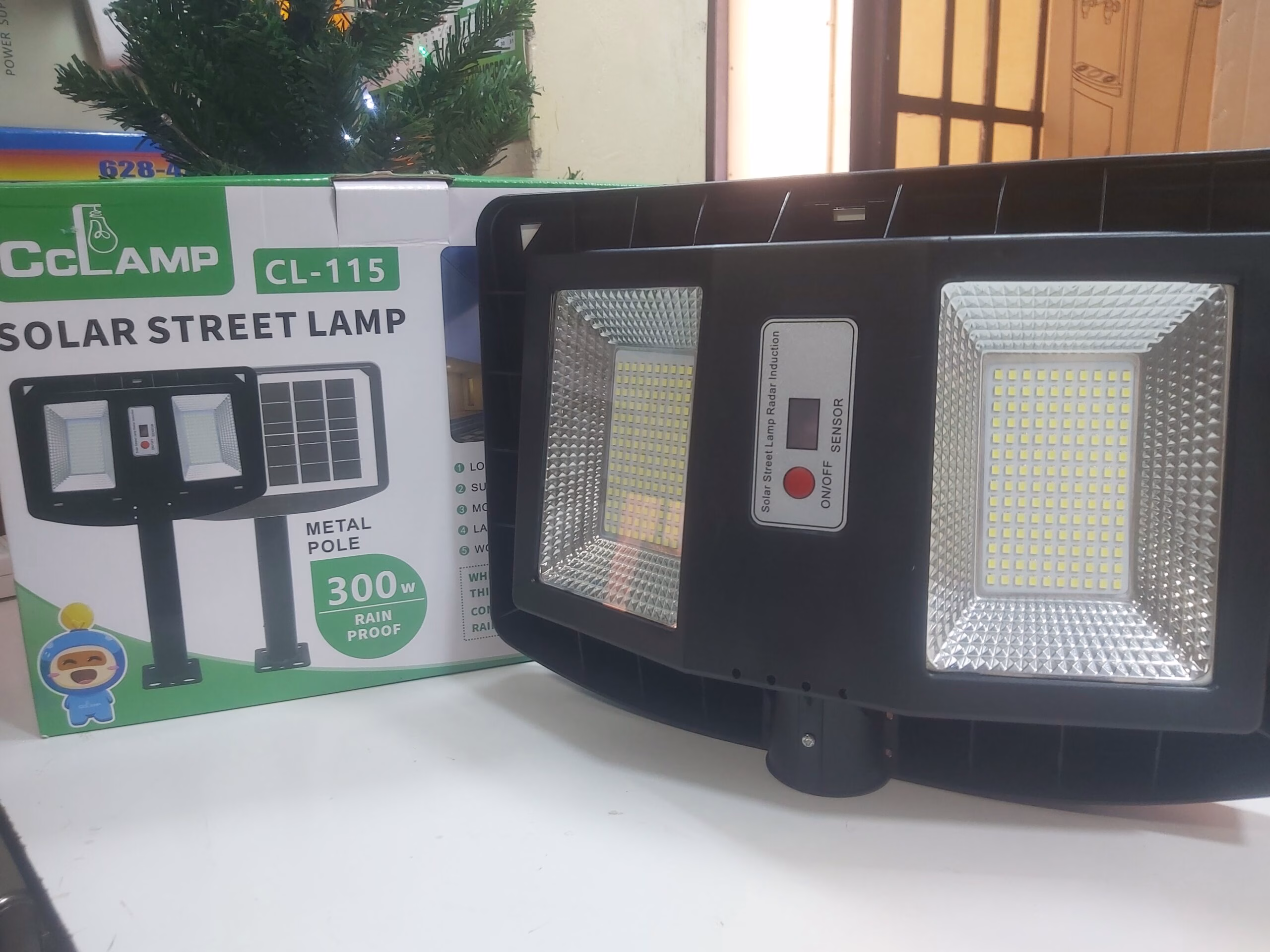CClamp 300W Solar Street Lights - Image 2