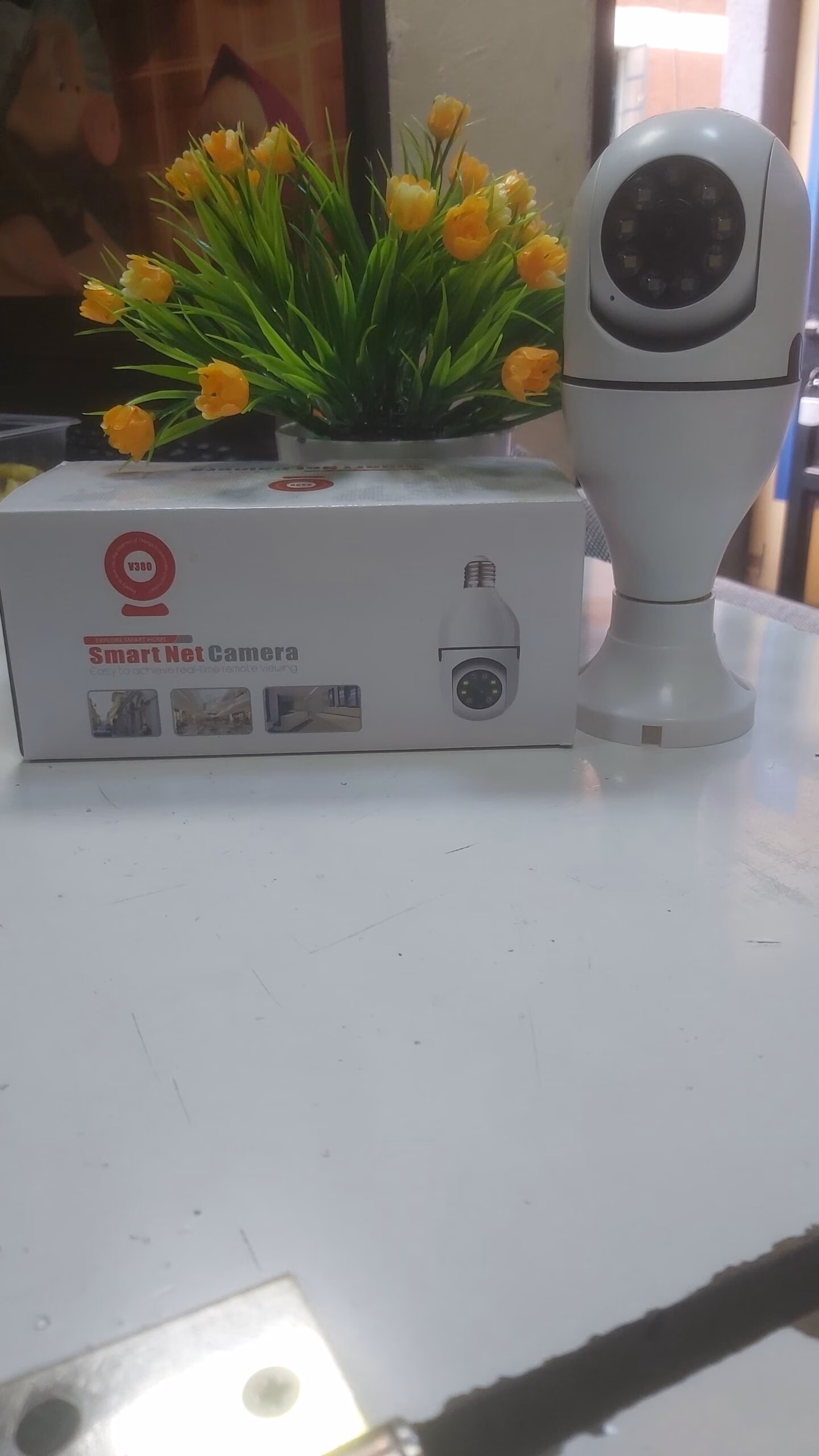 Wi-Fi 2MP V380-pro PTZ Smart Camera Bulb