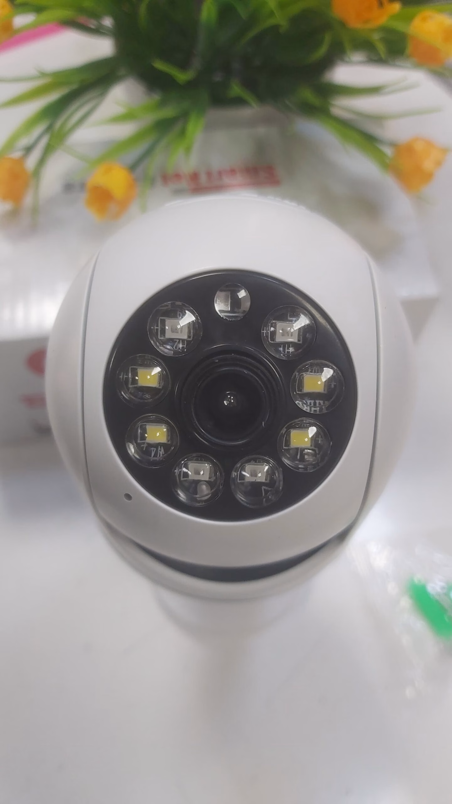 Wi-Fi 2MP V380-pro PTZ Smart Camera Bulb - Image 3