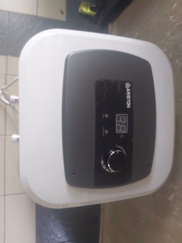 Ariston A18 series 30L Water Heater - Image 4