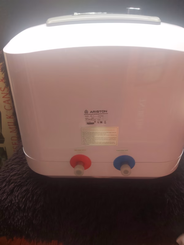 Ariston A18 series 30L Water Heater - Image 3