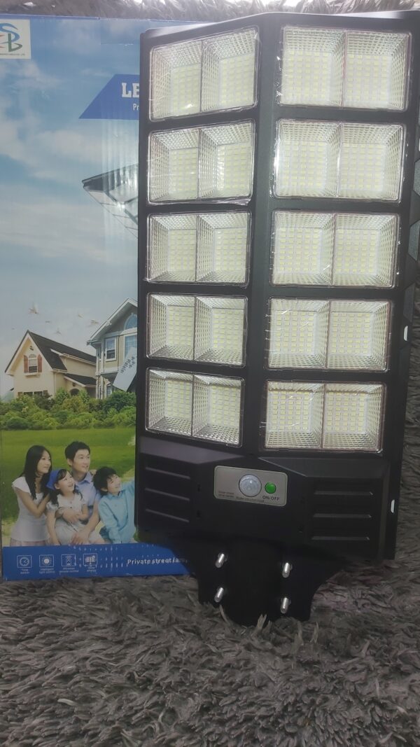 SCL 800W Solar Streetlights - Image 4