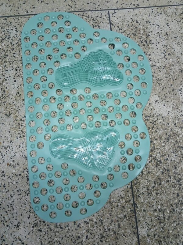 Cloud Shape Anti-Slip Bathroom Mats - Image 9