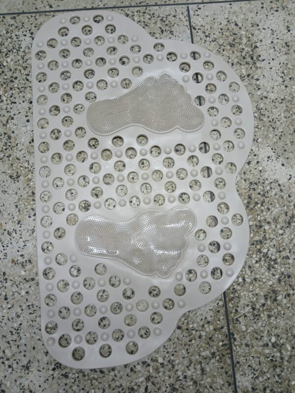 Cloud Shape Anti-Slip Bathroom Mats - Image 2