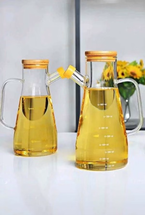 Retroza 900ml Glass Oil Dispenser with Bamboo Lid
