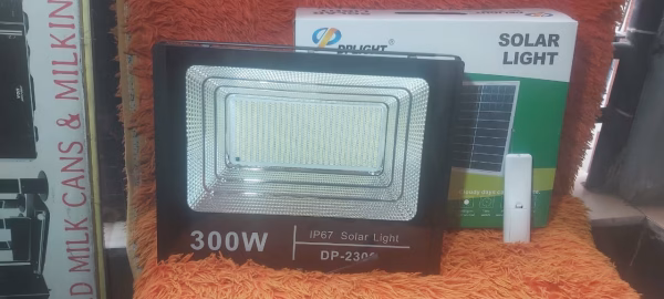 DpLight Solar Floodlight With Solar Panel - Image 2