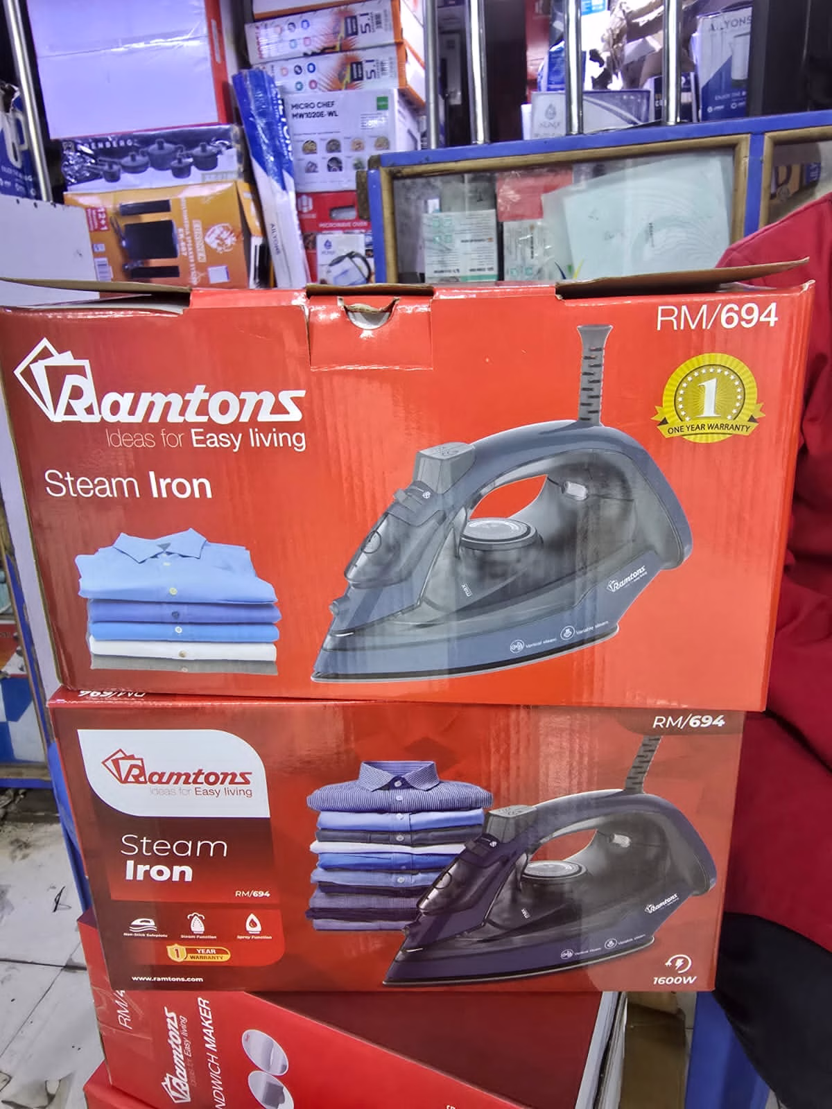Ramtons RM694 Steam Iron Boxes - Image 3