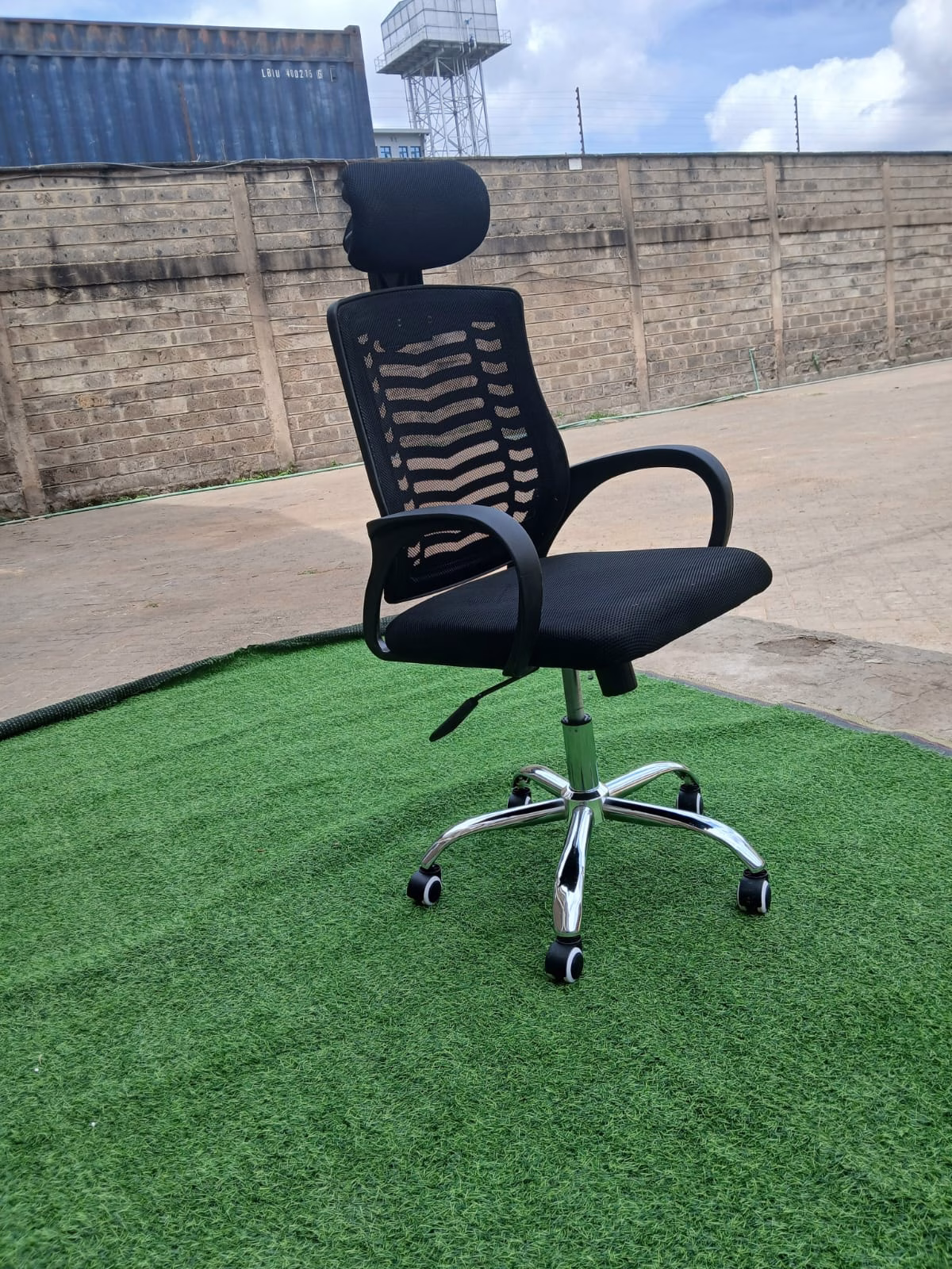 Mesh Design Swivel Office Chairs - Image 3
