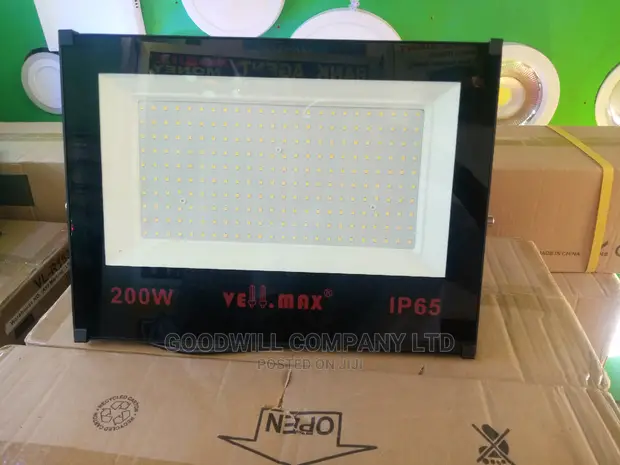 Vellmax AC Floodlights - Image 3