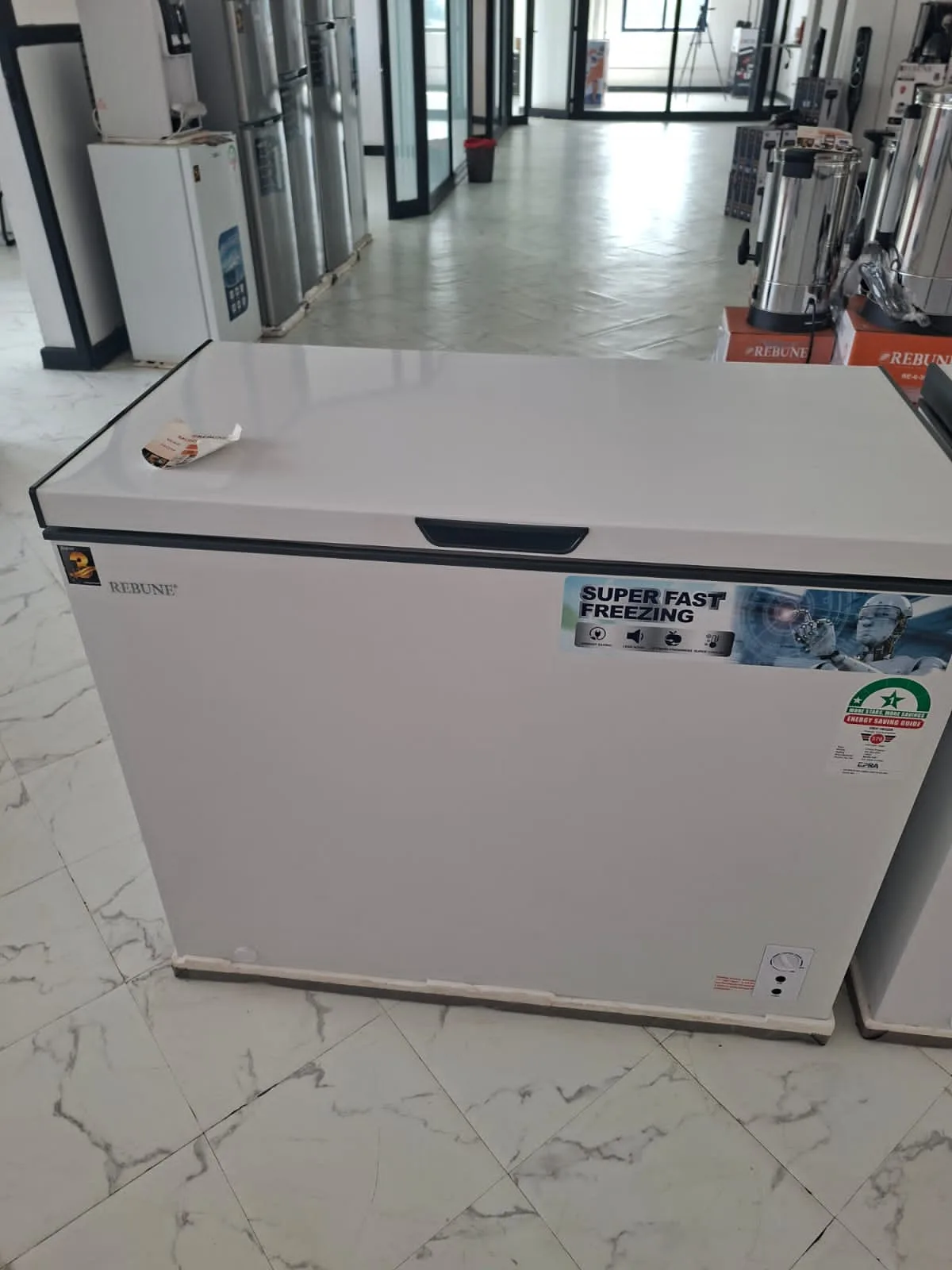 Rebune 250L Chest Freezer - Image 2