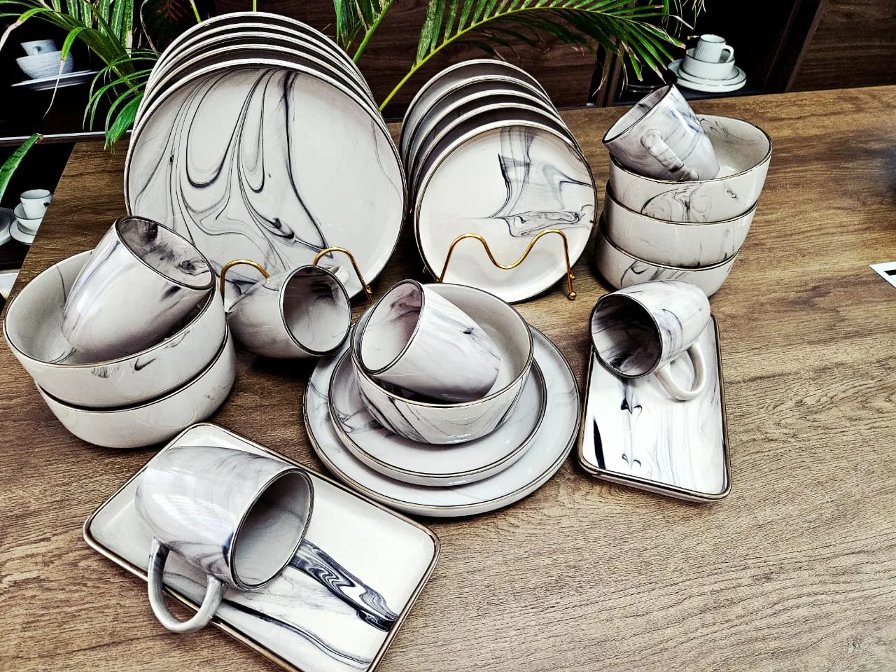 Stylish Dinner Sets - Image 5